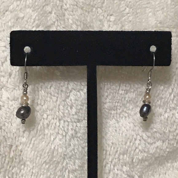 Vintage Dangle Pearl Earrings - Picture 2 of 2